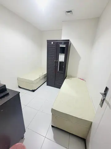 FOR 1 OR 2 BACHELORS(MEN) FULLY FURNISHED PARTITION ROOM LOCATED SAME SIDE BURGER KING