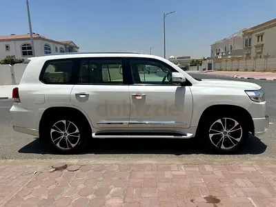 Toyota Land Cruiser EXR 2021 | GCC Specs | Low Mileage