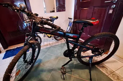 HUMMER Bicycle with Gears in Great Working Condition