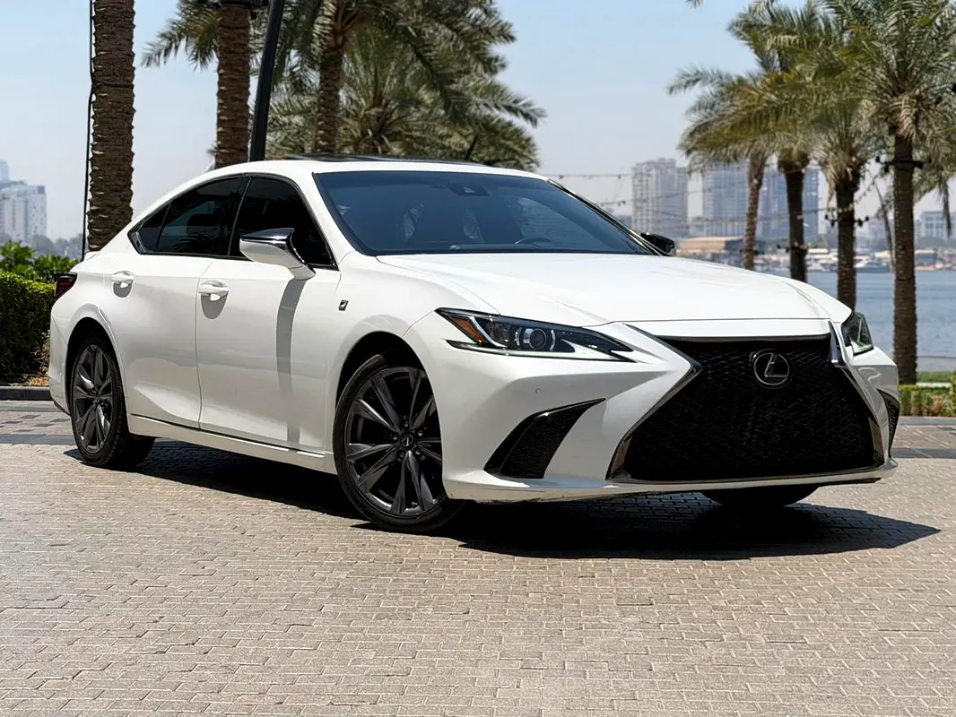 Lexus ES-Series 2021 — photo 1 of 9