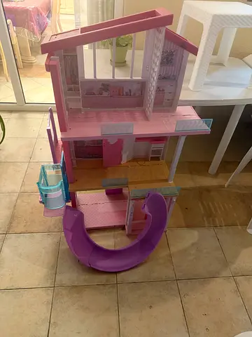 Free BARBIE TOY HOUSE