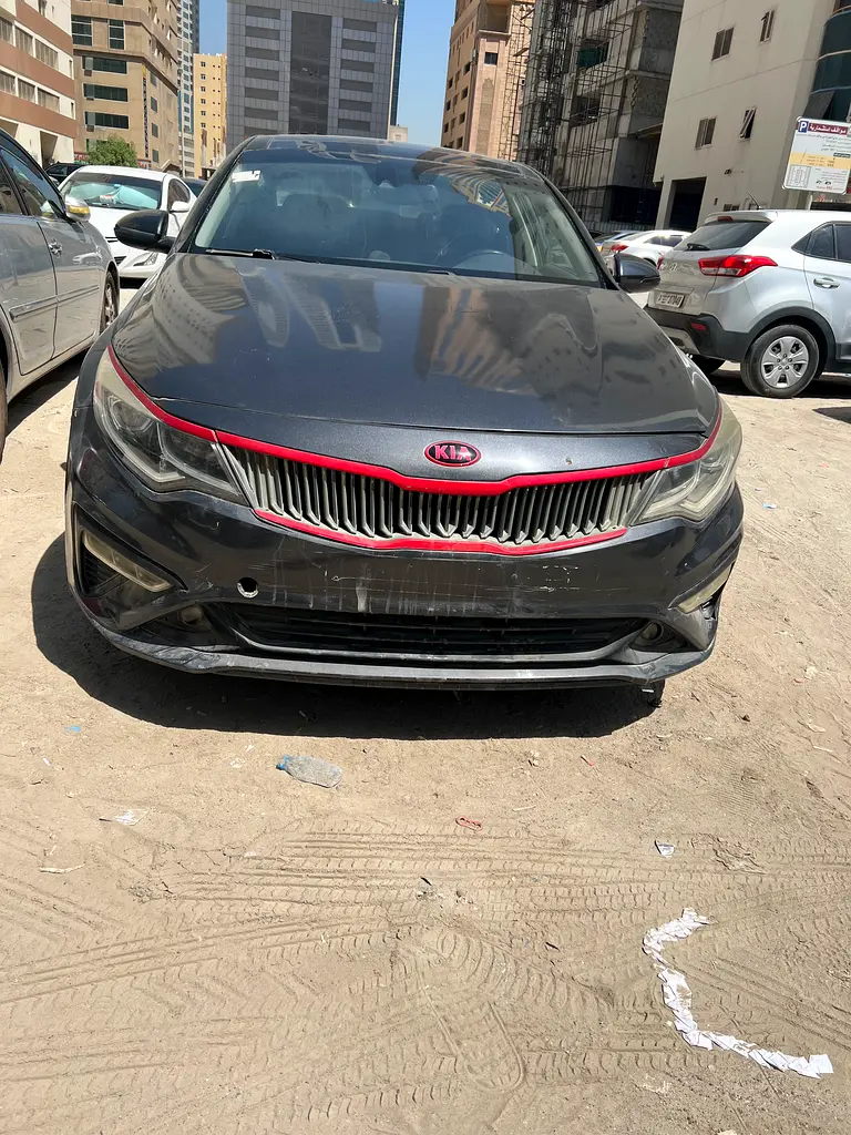 Kia Optima 2019 — photo 1 of 4