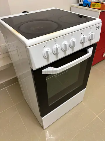 Beko freestanding electric oven with hob - good condition