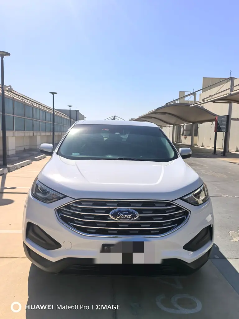 Ford Edge 2019 — photo 1 of 4