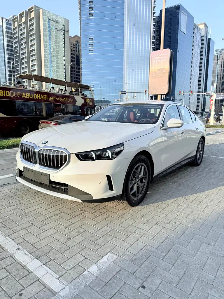 BMW 5-Series 2026 — photo 1 of 11