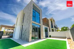 Corner Villa | Prime Location | Kitchen Island