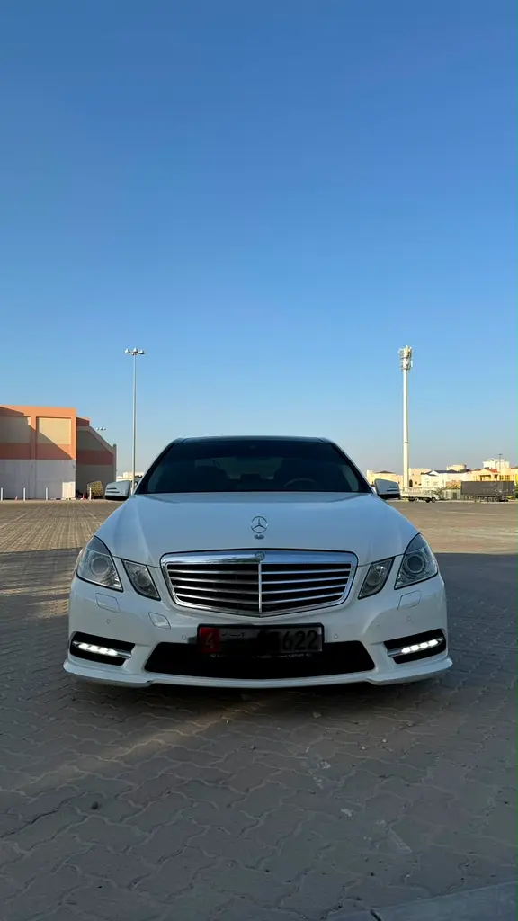 Mercedes-Benz E-Class 2013 — photo 1 of 15