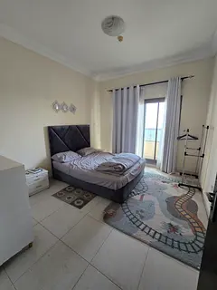 Furnished Apartment Room with Two Bathrooms