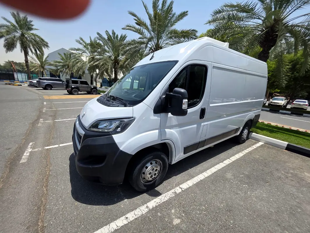 Peugeot Boxer 2023 — photo 1 of 20