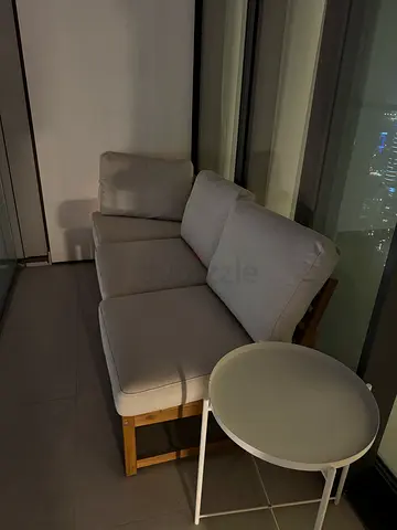 3-seats light grey armchair with wooden frame - good condition