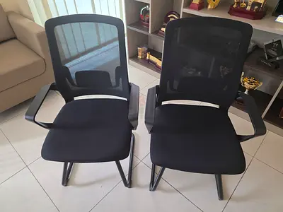 Pair of Black Mesh Visitor/Conference Chairs - Good Condition