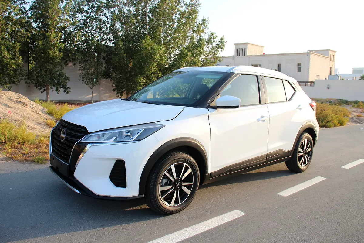 Nissan Kicks 2023 — photo 1 of 15