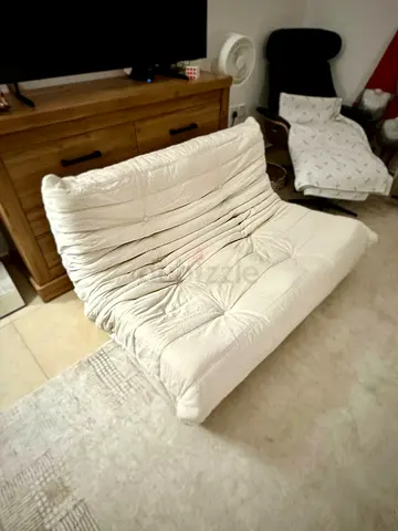 Soft Lounge Sofa – Excellent Condition
