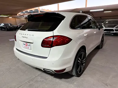 صورة مصغرة 2 لـ 2012 Porsche CAYENNE