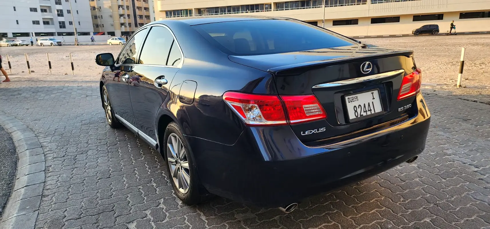 Lexus ES-Series 2011 — photo 1 of 16