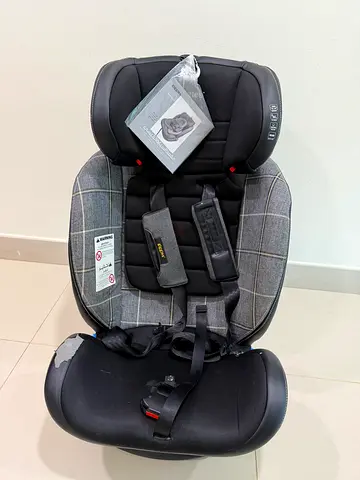 Giggles car seat
