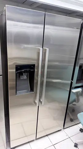 Bosch Side bay side fridge freezer new model like new condition