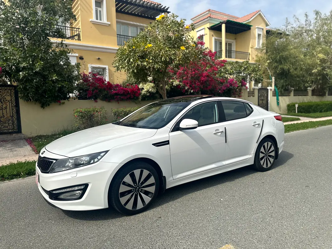 Kia Optima 2014 — photo 1 of 19