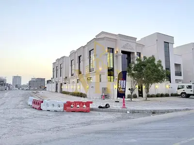 فيلا للبيع كورنر تشطيب راقى جدا شامل رسوم التسجيل تملك حر لكافه الجنسيات جوار كافه الخدمات العامه
