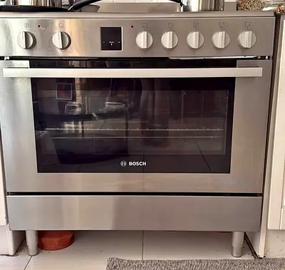 Bosch 90cm 5 hobs Electric ceramic stove in Excellent condition