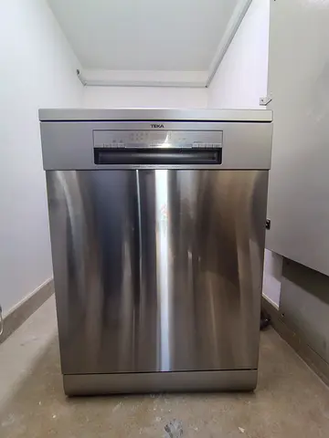 Stainless Steel Built-in Dishwasher - Good Working Condition 100%worty