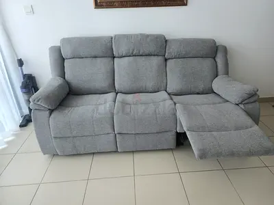 Gray 3-Seater Fabric Recliner with 2-Cupholder Dropdown Table and USB Port - Perfect Condition