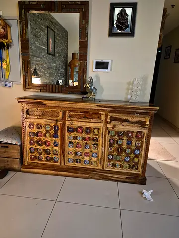 Pure wooden Shoerack with glass