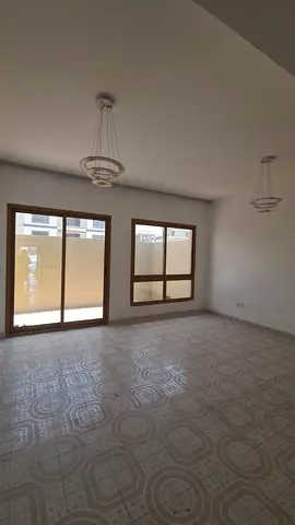 4 BEDROOM TOWEN HOUSE FOR RENT