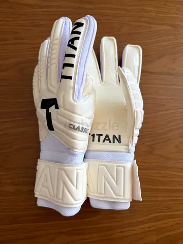 T1TAN goalkeeper gloves size 8