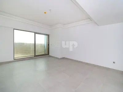 Luxury Furnished 1BR+ Guest | Jumeirah Island View