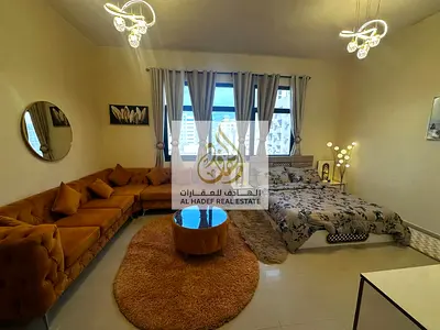 الايجارشهري بعجمان النعيمية 2 جنب السفيرمول البنايه عائلات استوديومفروش فرش جديد مطبخ منفصل تكيف مركزي1حمام شامل الفوتيركهرباء ومياءوصرف صحي والانترنت