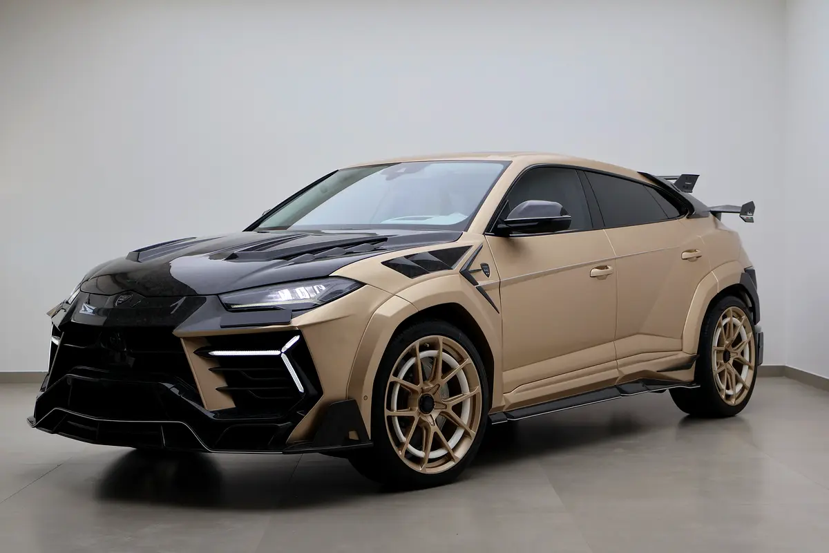 Lamborghini Urus 2022 — photo 1 of 19