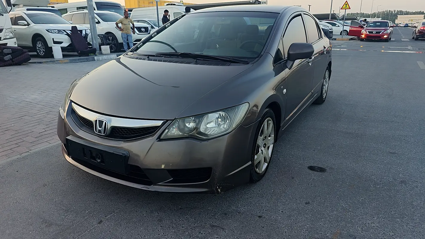 Honda Civic 2010 — photo 1 of 19