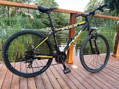 Fuji Adventure Mountain Bike size M