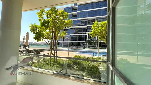 Studio Apartment - Golf Course Views - Prime Location