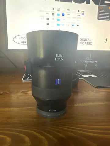 Zeiss Batis 85mm f/1.8 Lens (Excellent Condition)