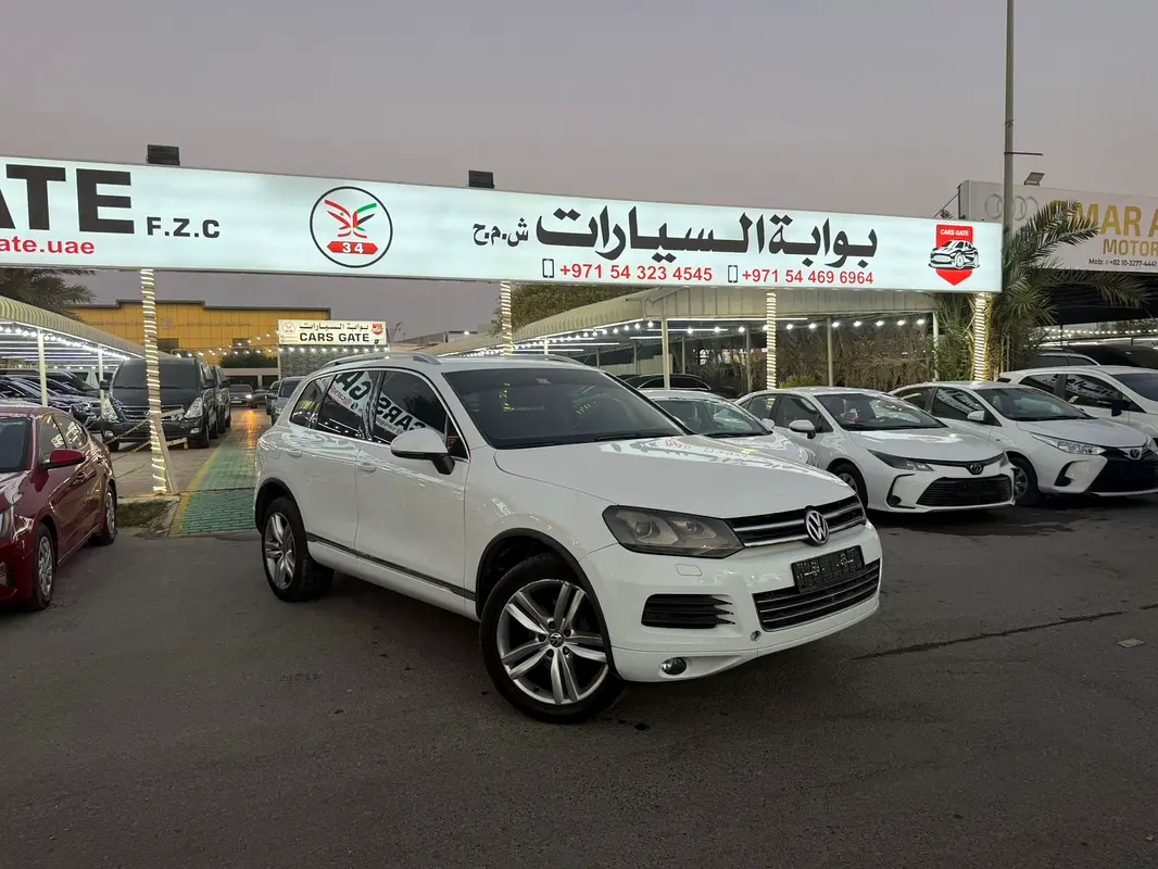 Volkswagen Touareg 2013 — photo 1 of 15