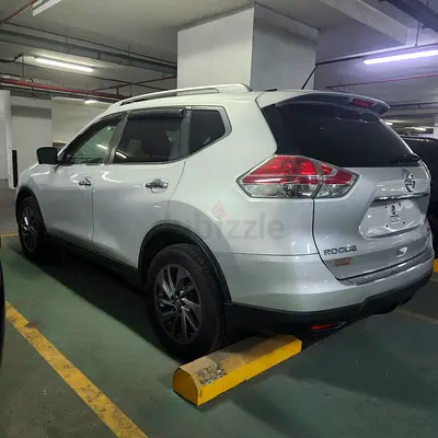 2016 Nissan Rogue SL - Premium Trim - American Specs