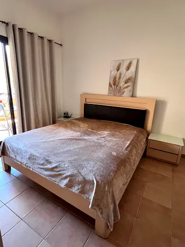 Full queen size bedroom