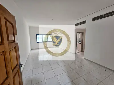 تكييف مجاني , صيانة مجانية طول العام | غرفتين وصالة مع بلكون مع موزع و خزائن في الحائط و مساحه كبيرة | على مخرج دبي
