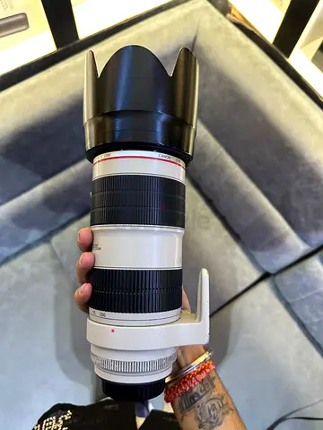 Canon EF 70-200mm f/2.8L is ii USM Telephoto Zoom Lens with hood and bad
