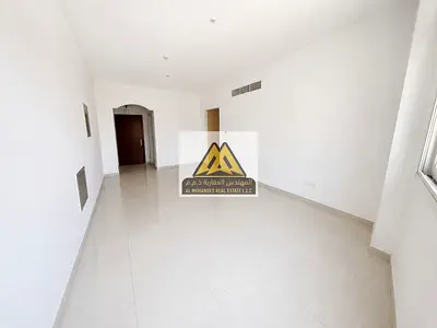 فرصة سكنية ذهبية لا تعوض للايجار السنوي شقة عائلية فاخرة (ثاني ساكن) بنظام غرفة وصالة (غرفة ماستر) مع حمامين وخزائن بالحائط وبلكونة بإطلالة مفتوحة في