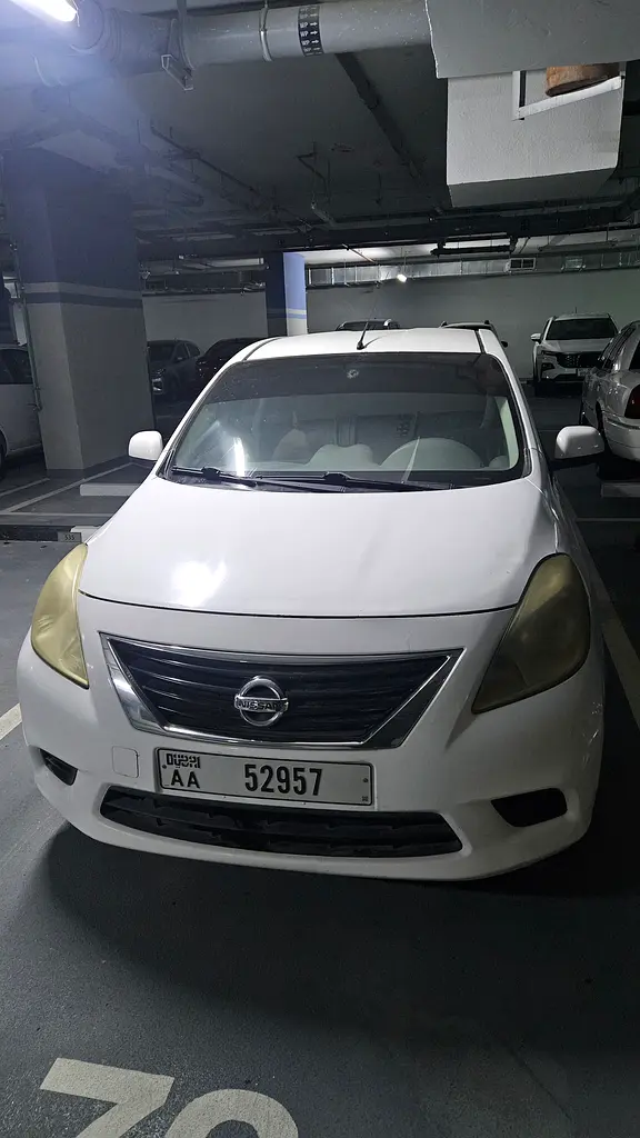 Nissan Sunny 2014 — photo 1 of 5
