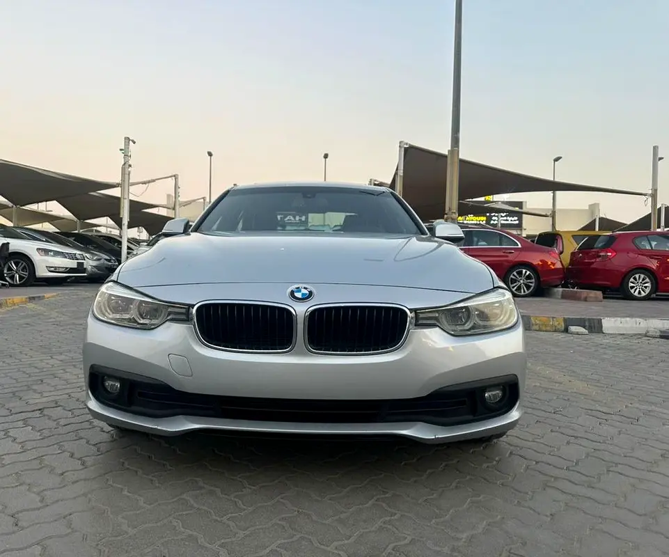 BMW 3-Series 2018 — photo 1 of 12