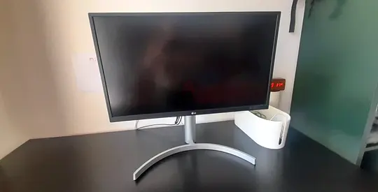 LG 28 inch IPS Monitor - Good Condition