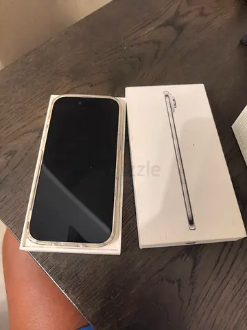 iPhone 17 Air with box - good OK condition, comes with case