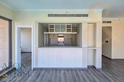 Large 2 Bedroom | Upgraded | Lake and Burj View
