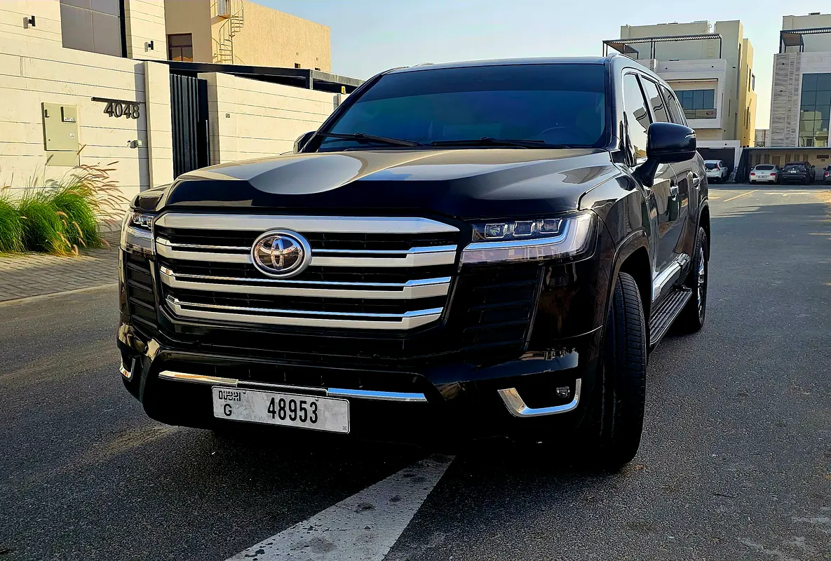 Toyota Land Cruiser 2014 — photo 1 of 15