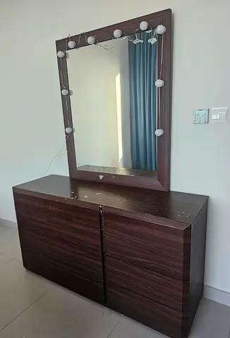 Dressing table with mirror