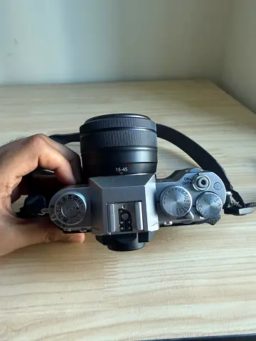 Fujifilm XT50 series mirrorless camera with 15-45mm lens (good condition)